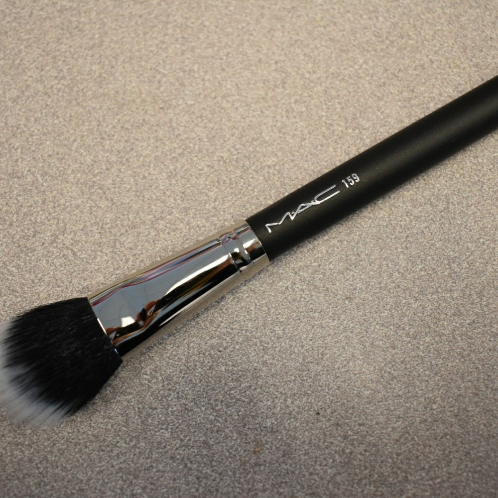 MAC 159 Duo Fibre Blush Brush - Picture 1 of 7
